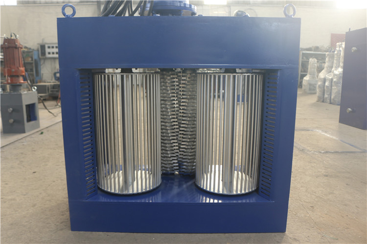 粉（fěn）碎格柵機